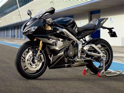 triumph daytona 765 specifications